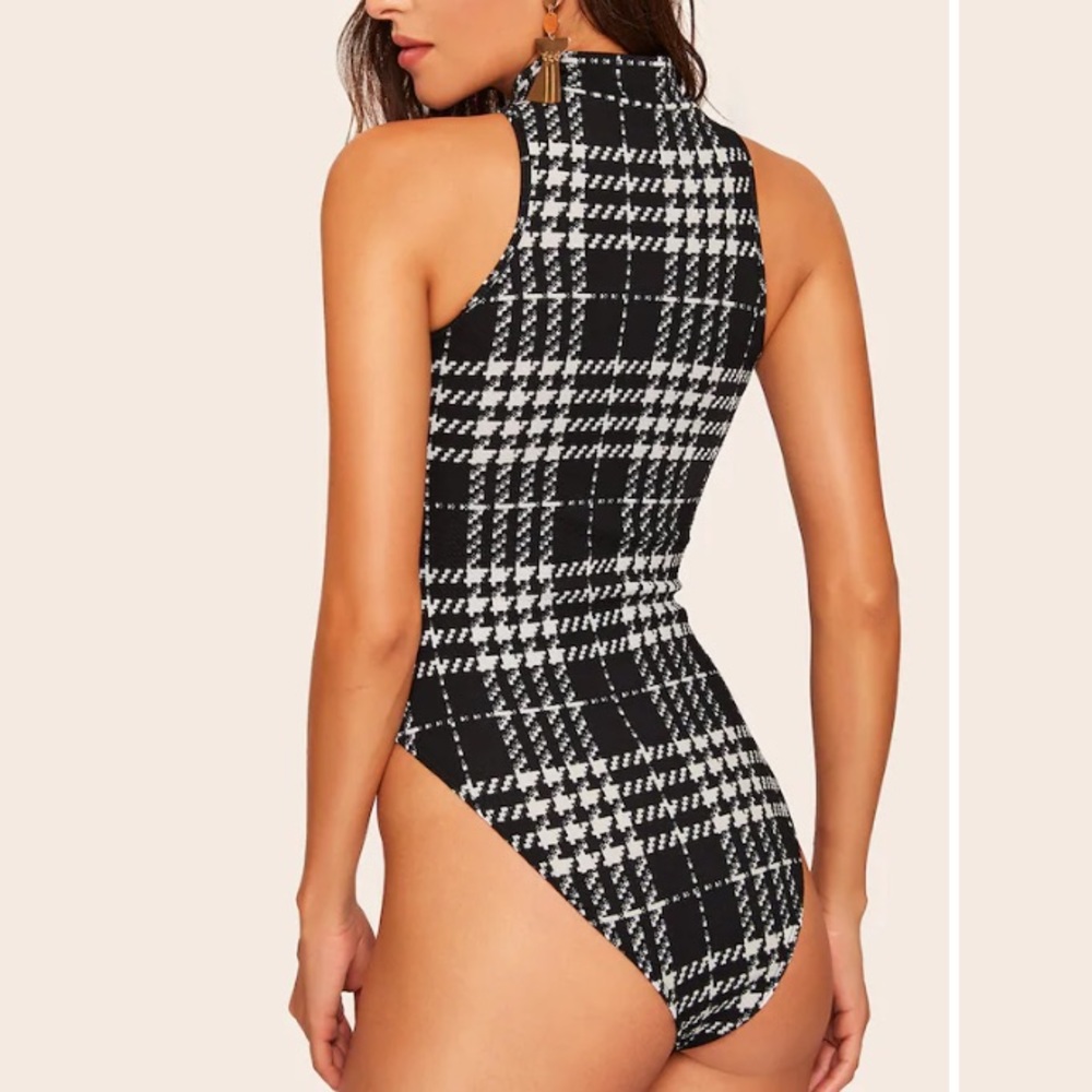 Black and White Bodysuit - Picture 3 of 7